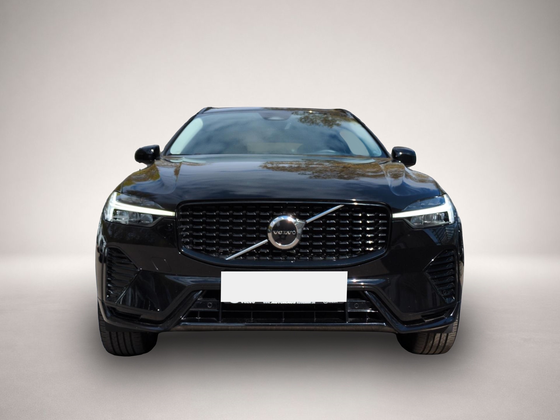 Fotografie des Volvo XC60 B4 (Benzin) Plus Dark 2WD Automatik Bluetoo