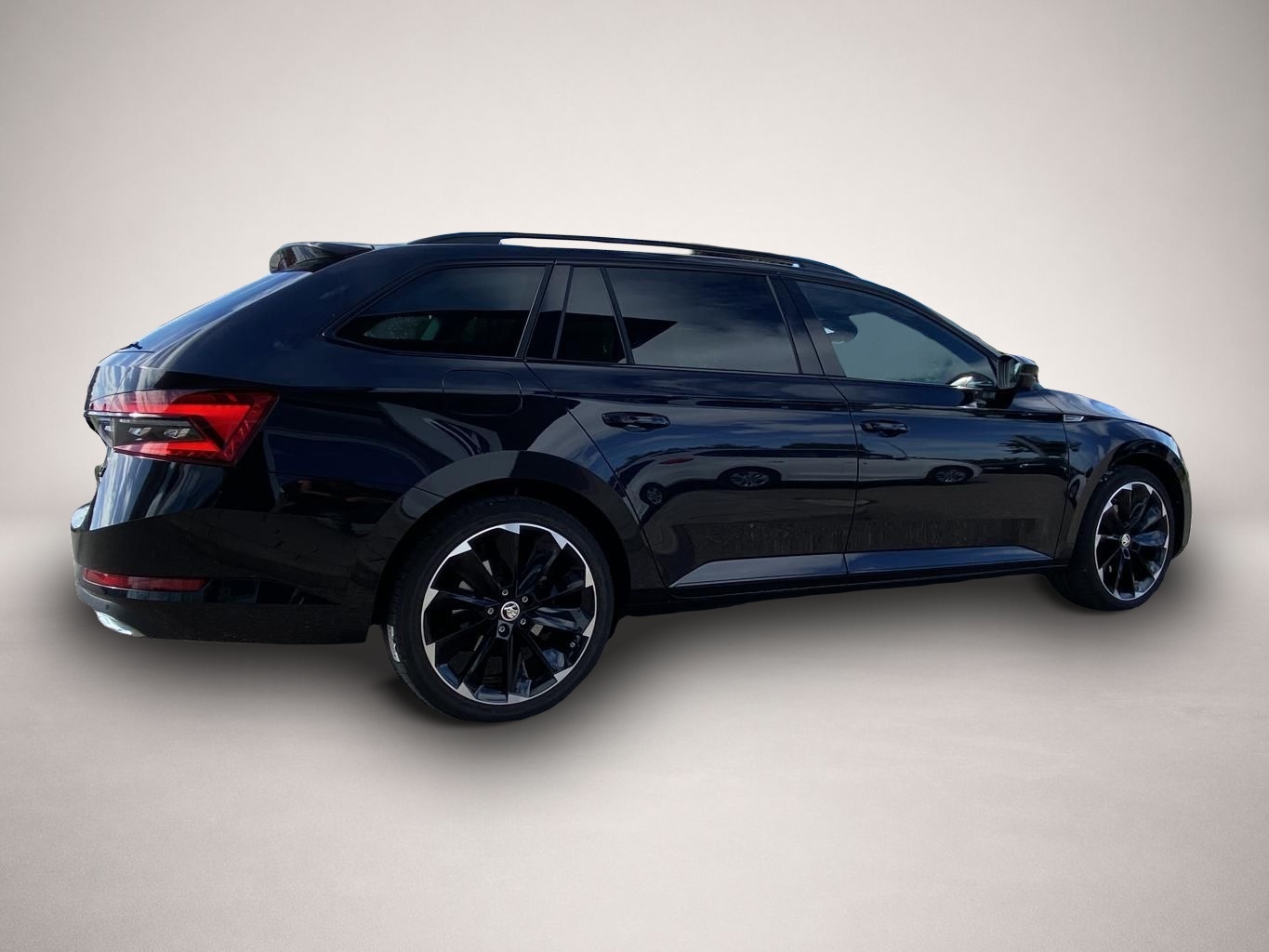 Bild 5 Skoda Superb Combi iV 1.4 TSI DSG Sportline STANDHEIZU