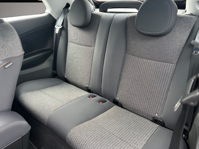 Bild 6 Fiat 500e Icon Navi Apple CarPlay Android Auto Klimaa