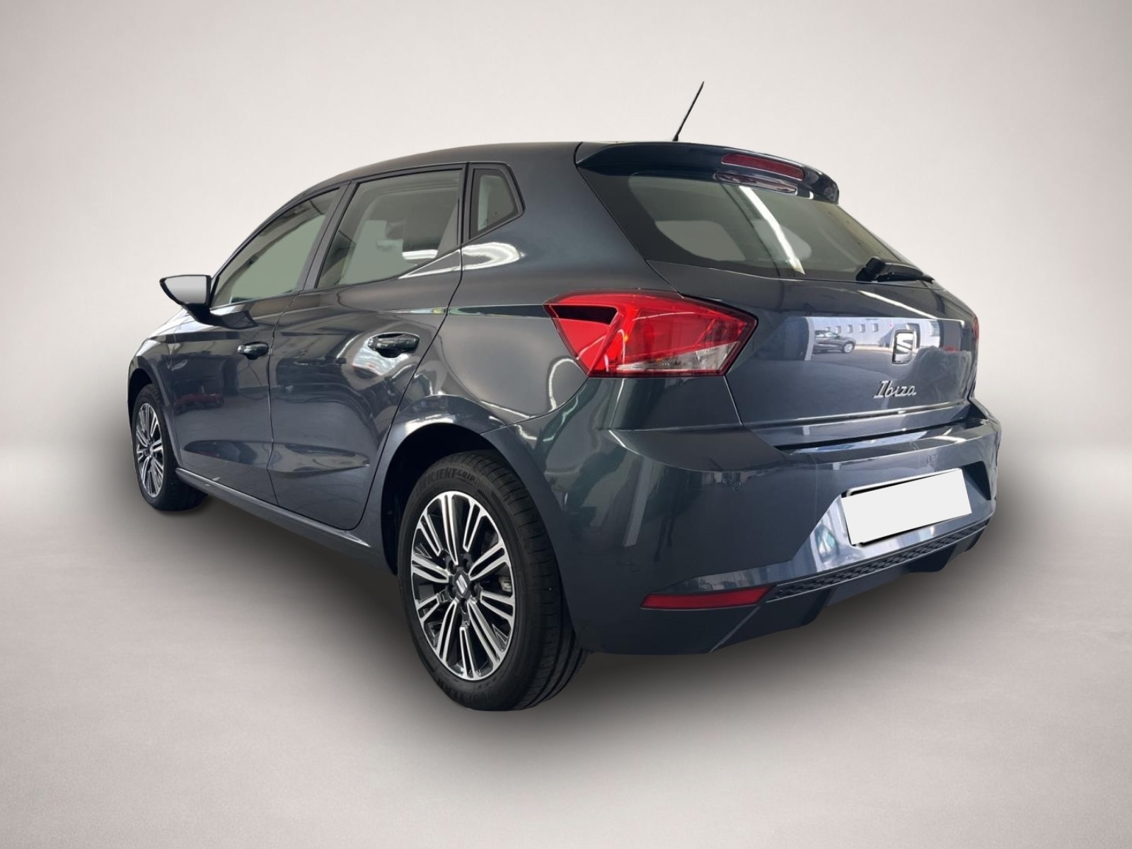 Bild 4 Seat Ibiza 1.0 TSI DSG Style Edition REAR VIEW FULL D