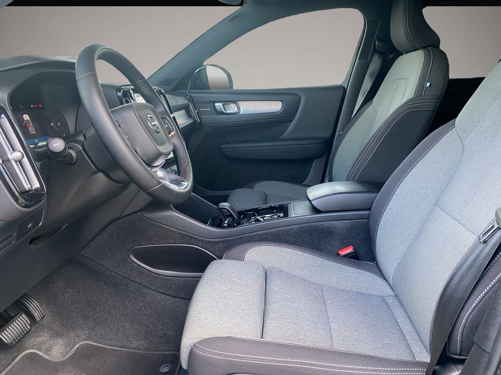 Bild 7 Volvo XC40 B4 Plus Dark AHK*LED*Navi*SHZ*Winterp.*Kam.