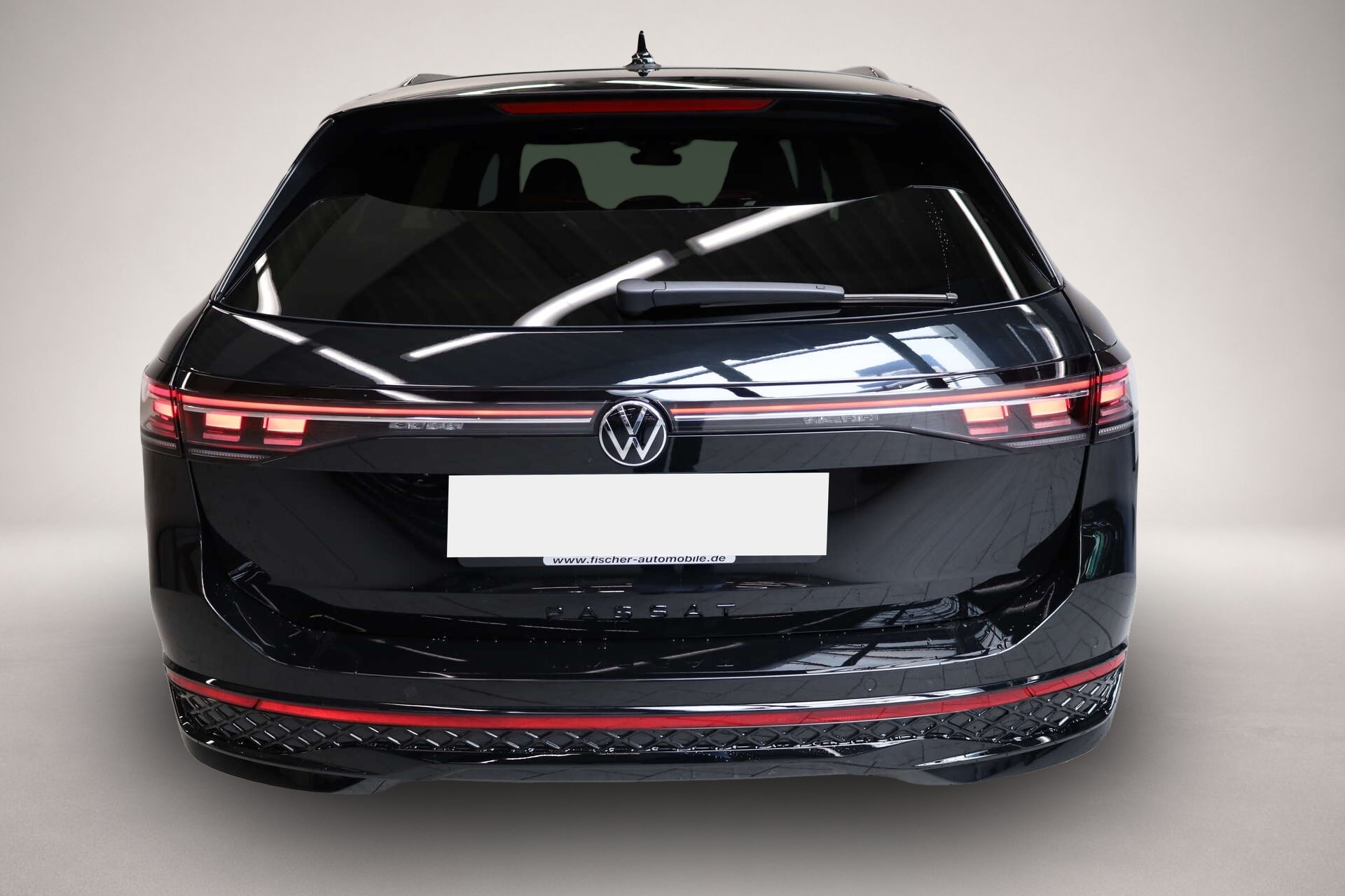 Bild 4 Volkswagen Passat 1.5 eHybrid OPF R-Line Black Style