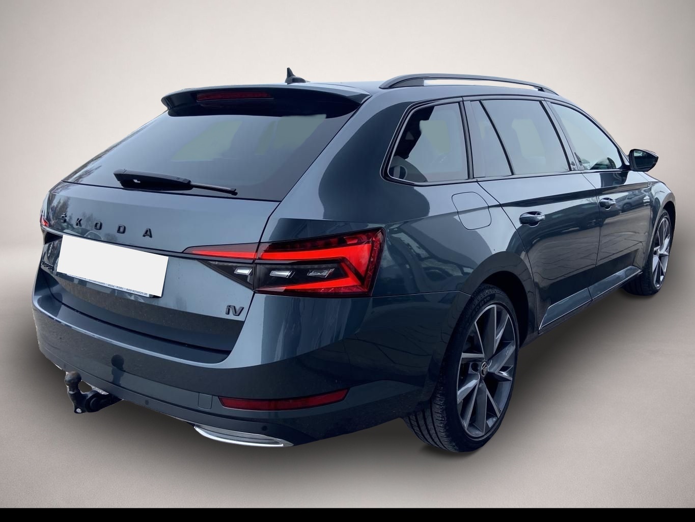 Fotografie des Skoda Superb Combi iV 1.4 TSI DSG Sportline AHK+SMART-