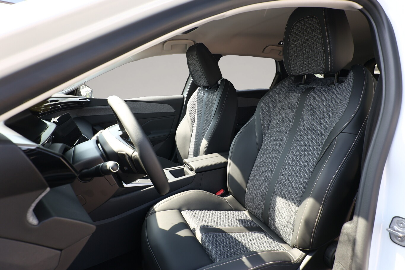 Bild 5 Peugeot 308 SW Allure MY26 SHZ Nav LHZ ACC Kam DigC PDC