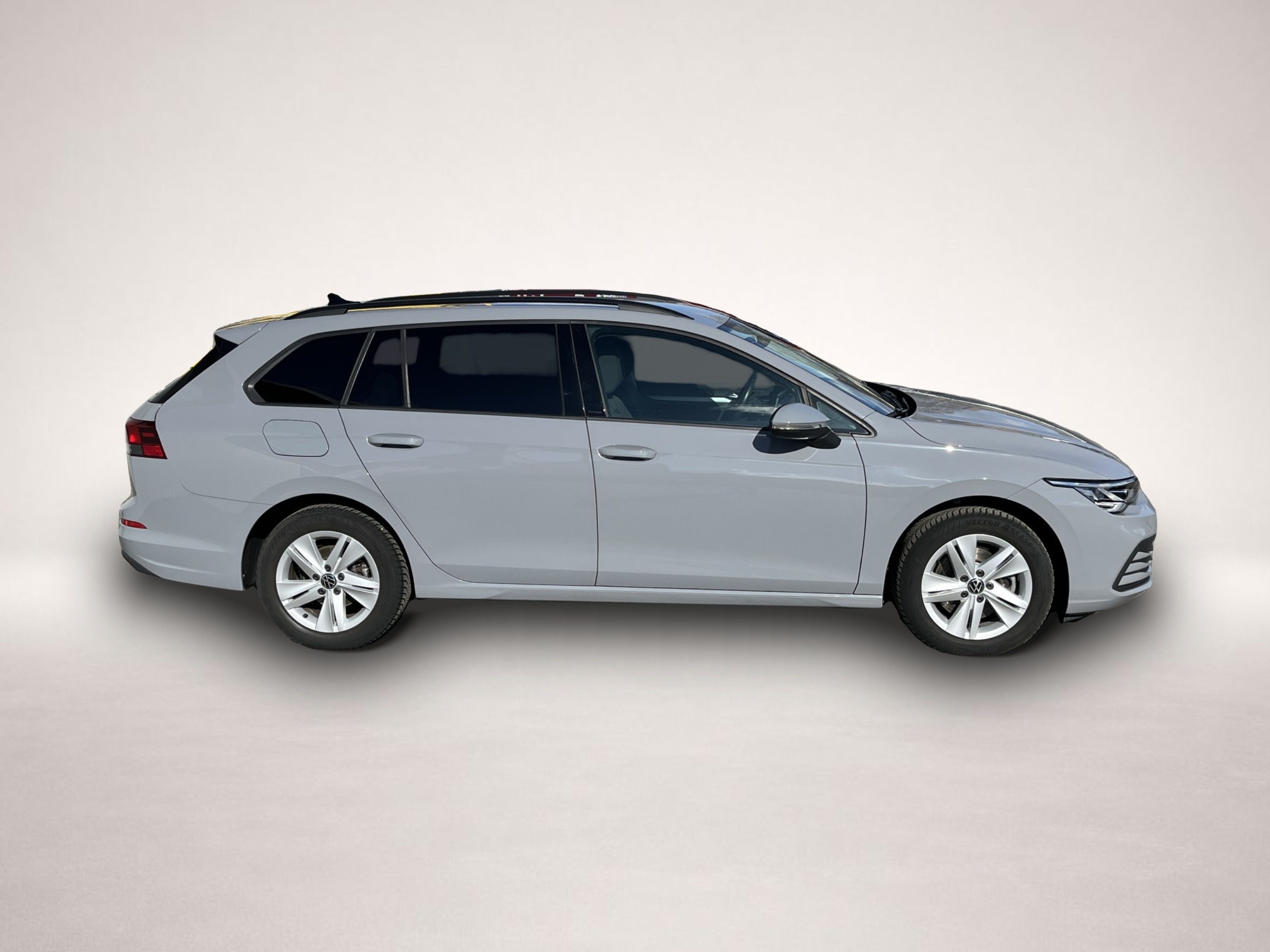 Fotografie 4 des Volkswagen Golf Variant 2.0 TDI DSG Life AHK Navi LR-HZG SH