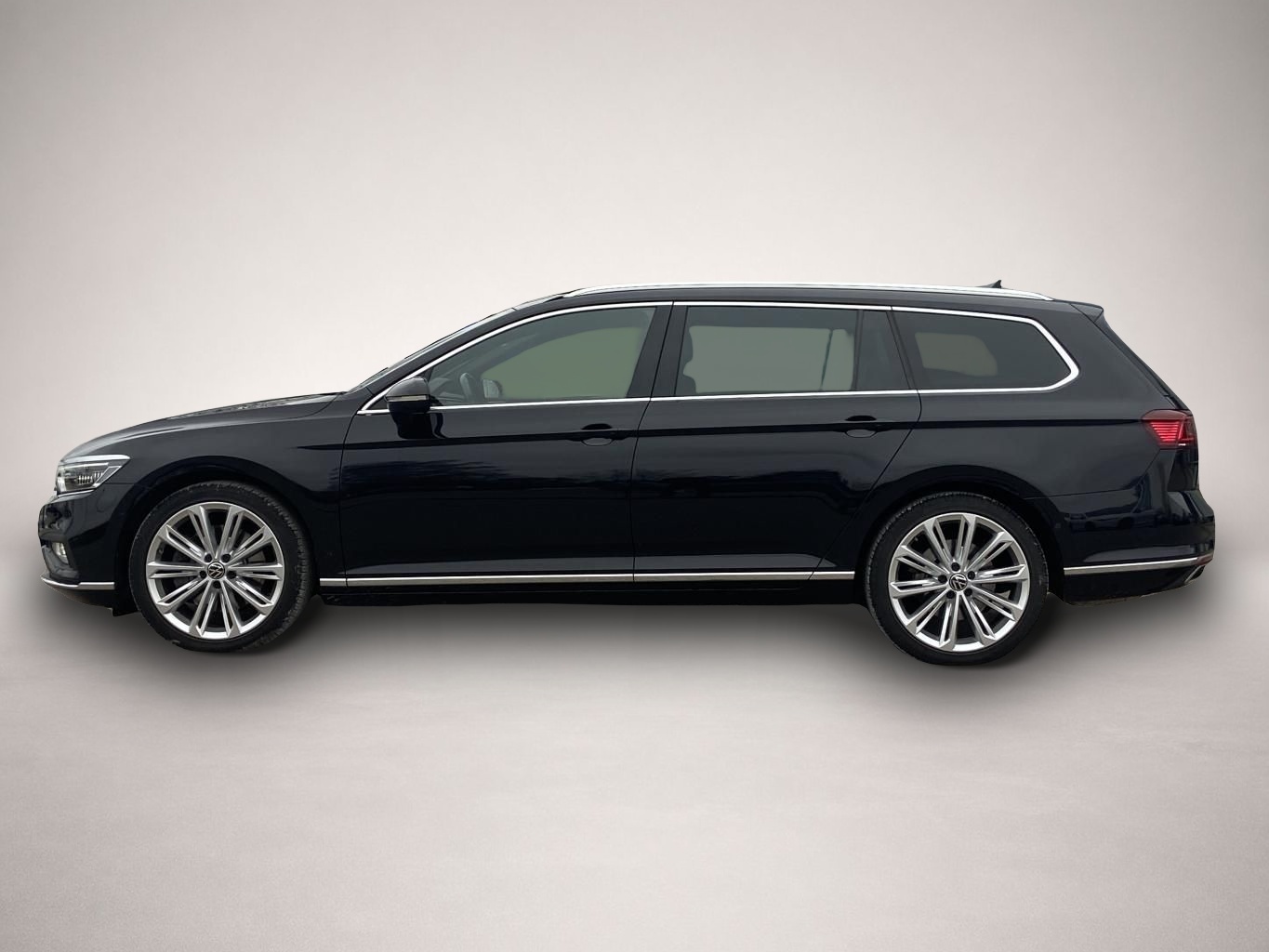 Fotografie 2 des Volkswagen Passat Variant 2.0 TSI DSG 4-MOTION ELEGANCE STA