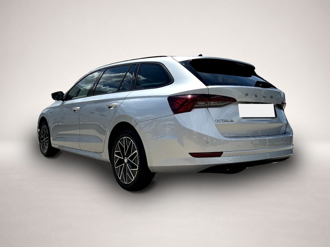 Bild 2 Skoda Octavia Combi 2.0 TDI Clever LED Navi AHK Sitzh.
