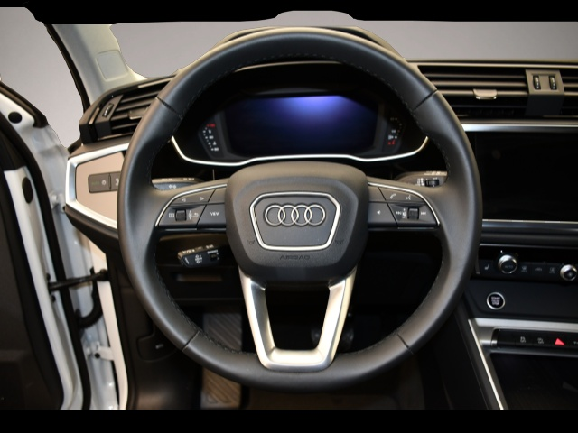 Bild 5 Audi Q3 35 TFSI S tronic advanced LED/SpoSi/AHK