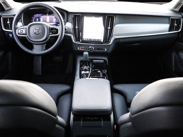 Bild 4 Volvo V90 Kombi Plus Dark Recharge Plug-In Hybrid AWD