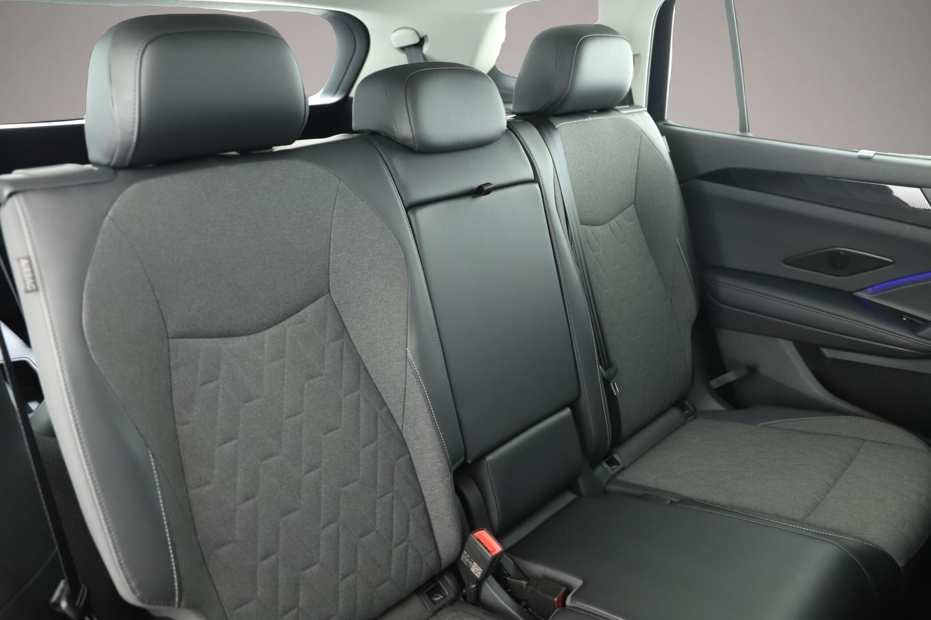 Bild 4 Volkswagen Tayron 1.5 eTSI DSG Life IQ.Light/ACC/360°/App/N
