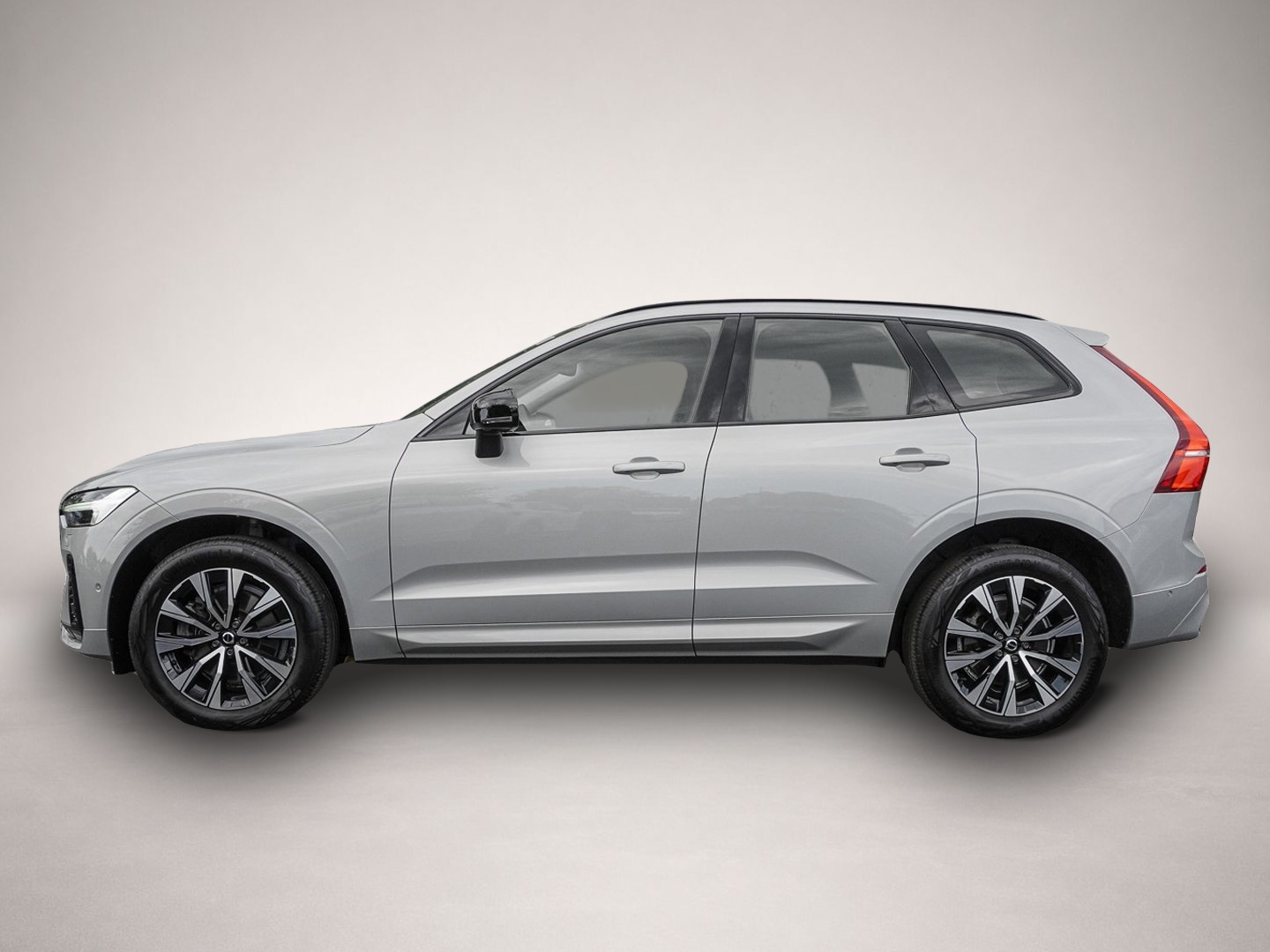 Bild 4 Volvo XC60 B4 AWD Plus Dark AHK LED 360Grad