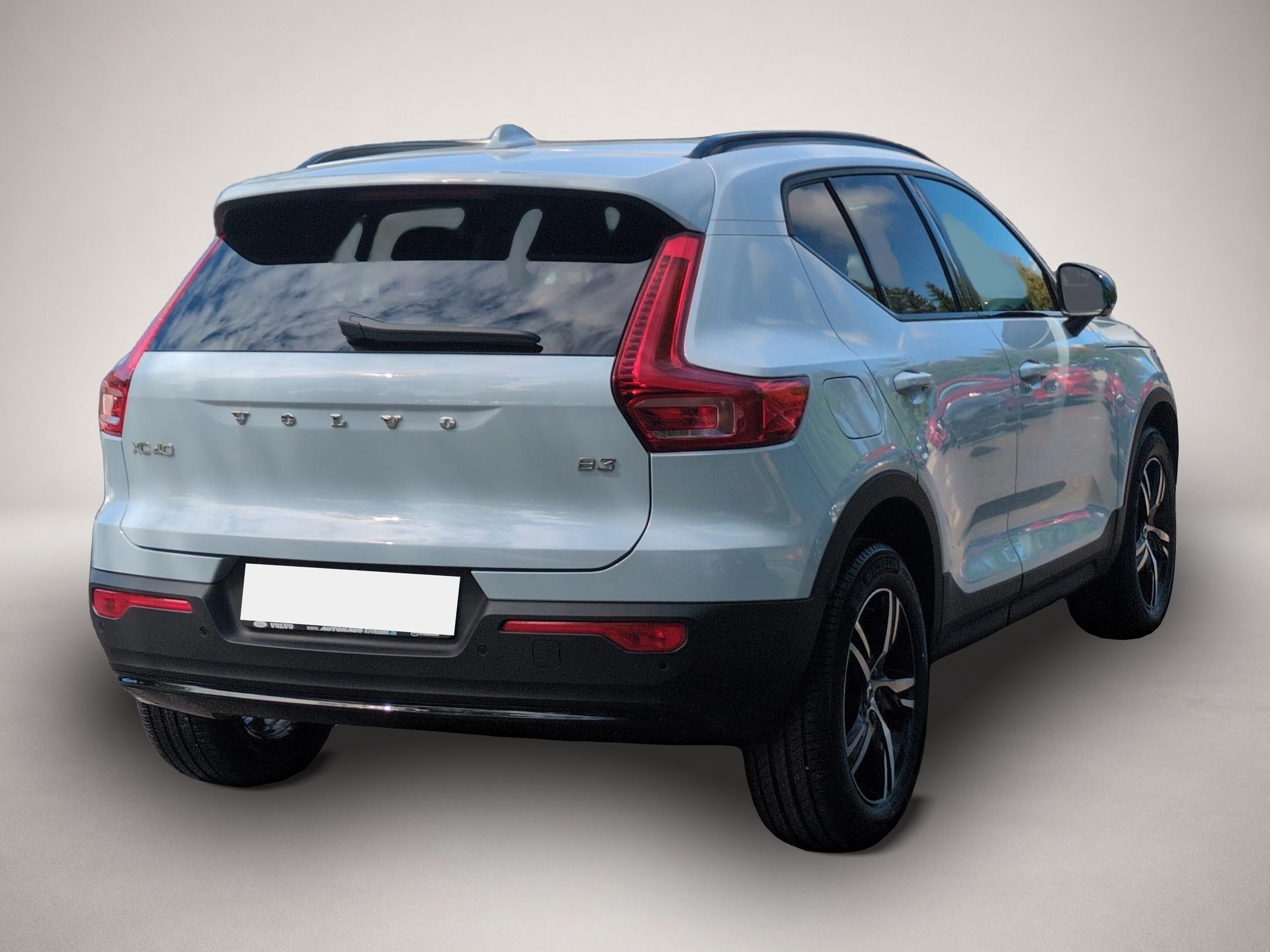 Fotografie des Volvo XC40 B3 (Benzin) Plus Dark 2WD Automatik Bluetoo