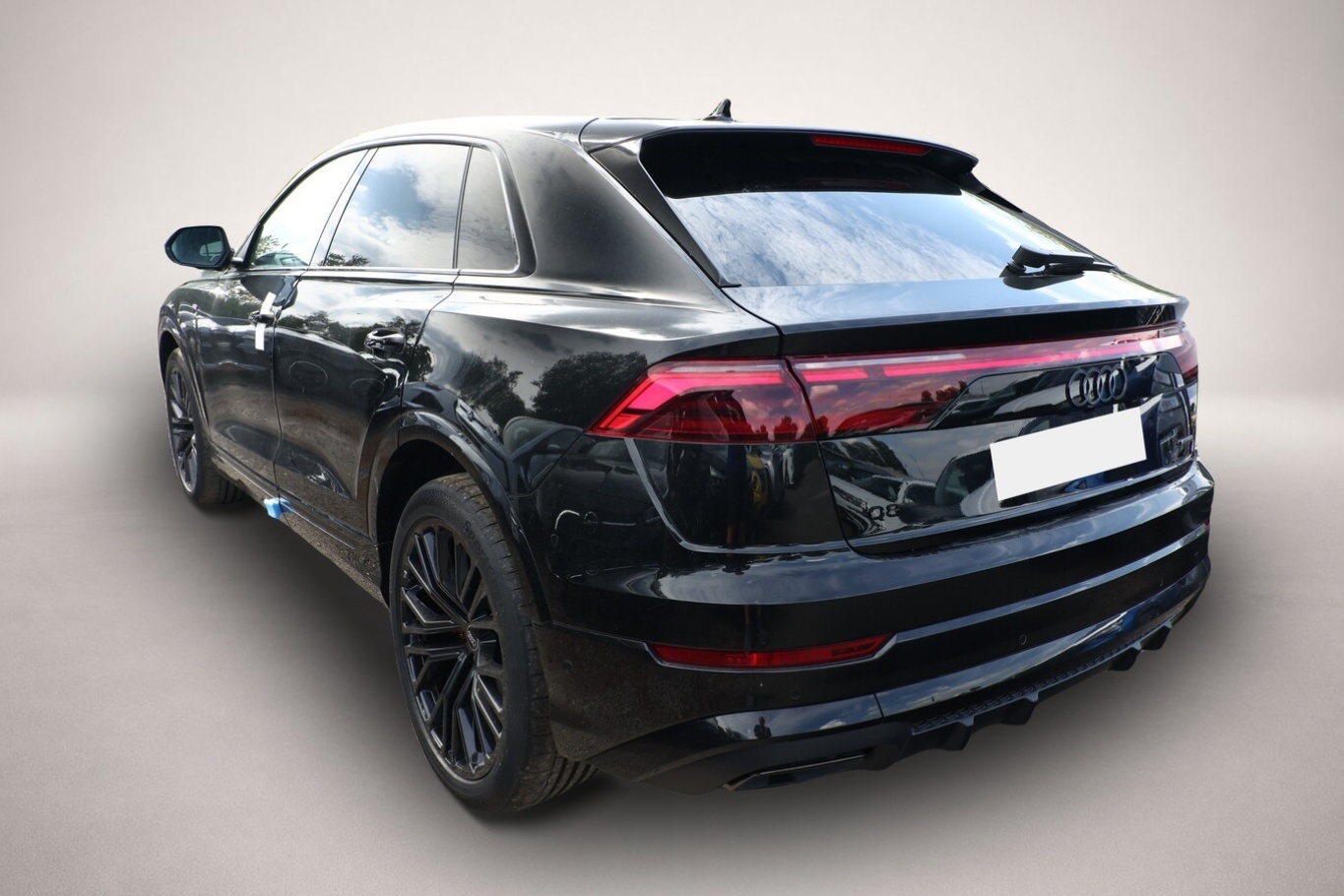 Bild 4 Audi Q8 2xS line AssistenzP+ 22Z Laser Pano B&O AHK