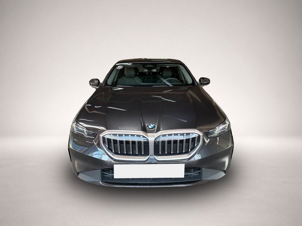 Bild 2 BMW 520 d LED HUD Gestik 360* H&K