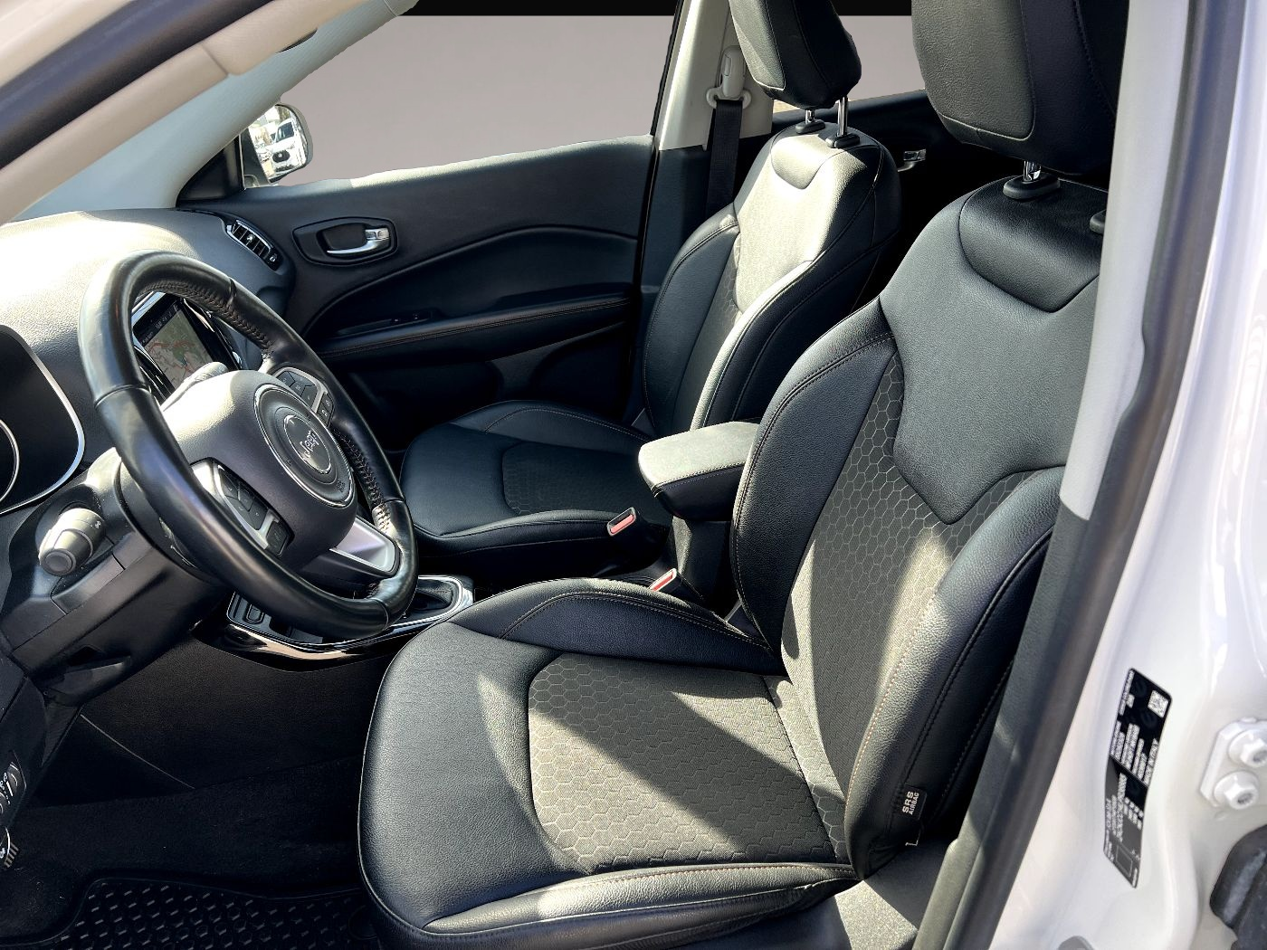 Fotografie 7 des Jeep Compass 1.3 MultiAir Limited Bi-Xenon Navi Leder