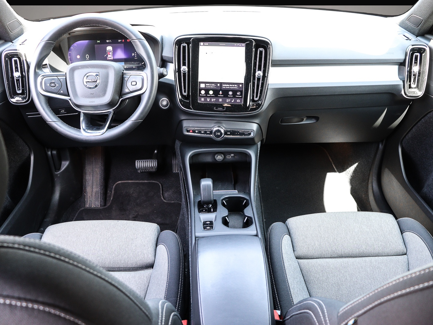 Bild 4 Volvo XC40 Core 2WD AHK Digitales Cockpit Soundsystem
