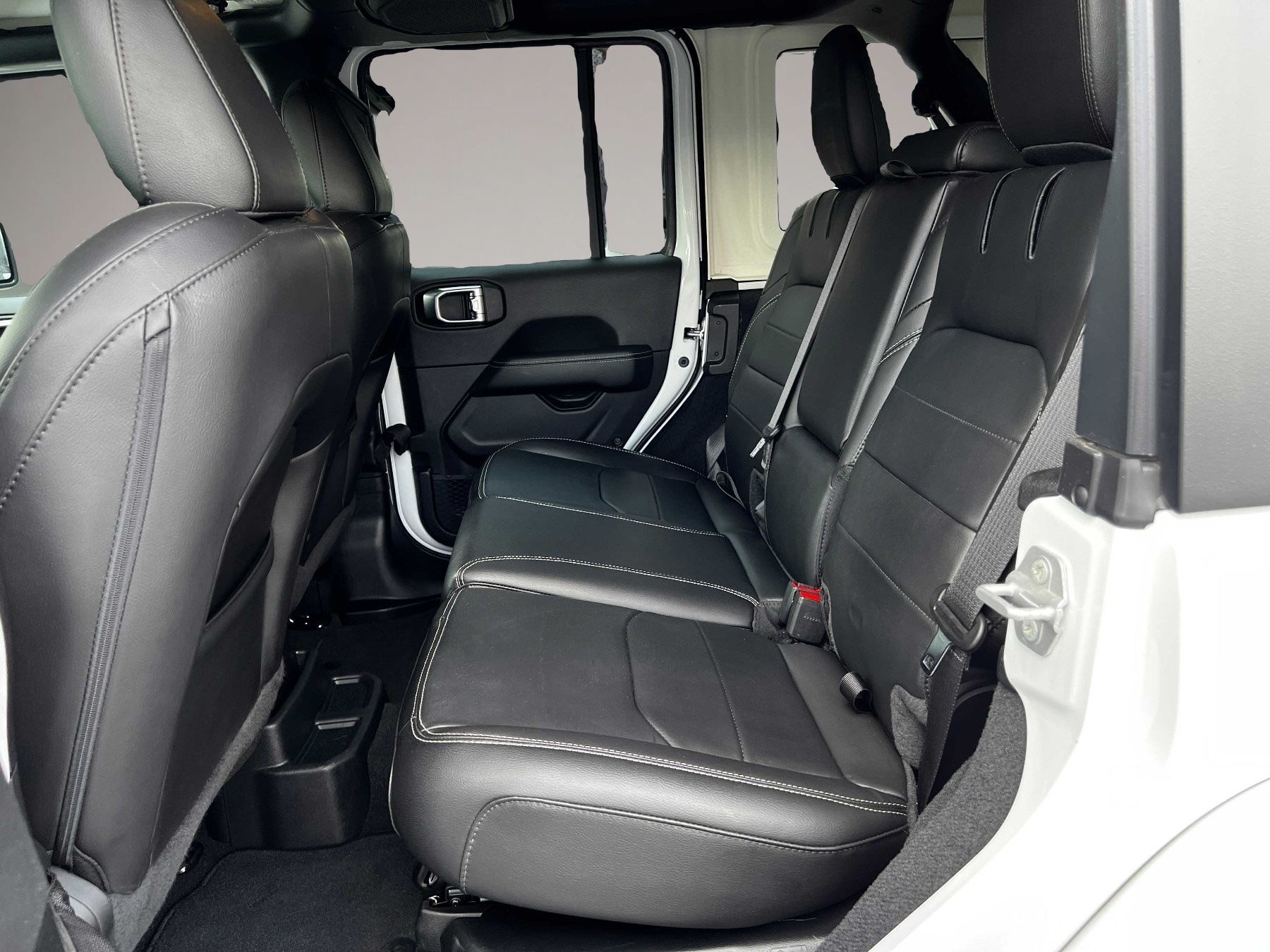 Fotografie 6 des Jeep Wrangler 4xE Sahara AUT NAV KAM AHK Sitzheizung