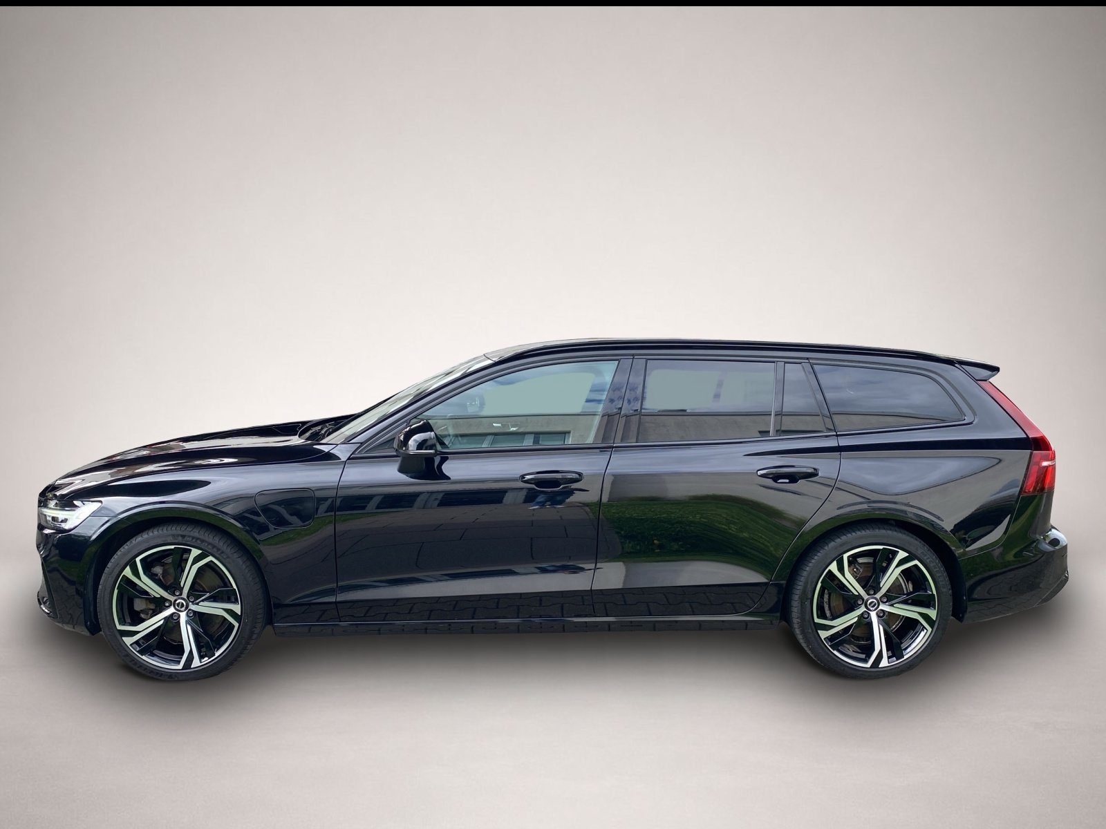 Bild 2 Volvo V60 T8 Plus Dark AWD*AHK*RFK*MMY*SHZ*StHzg*