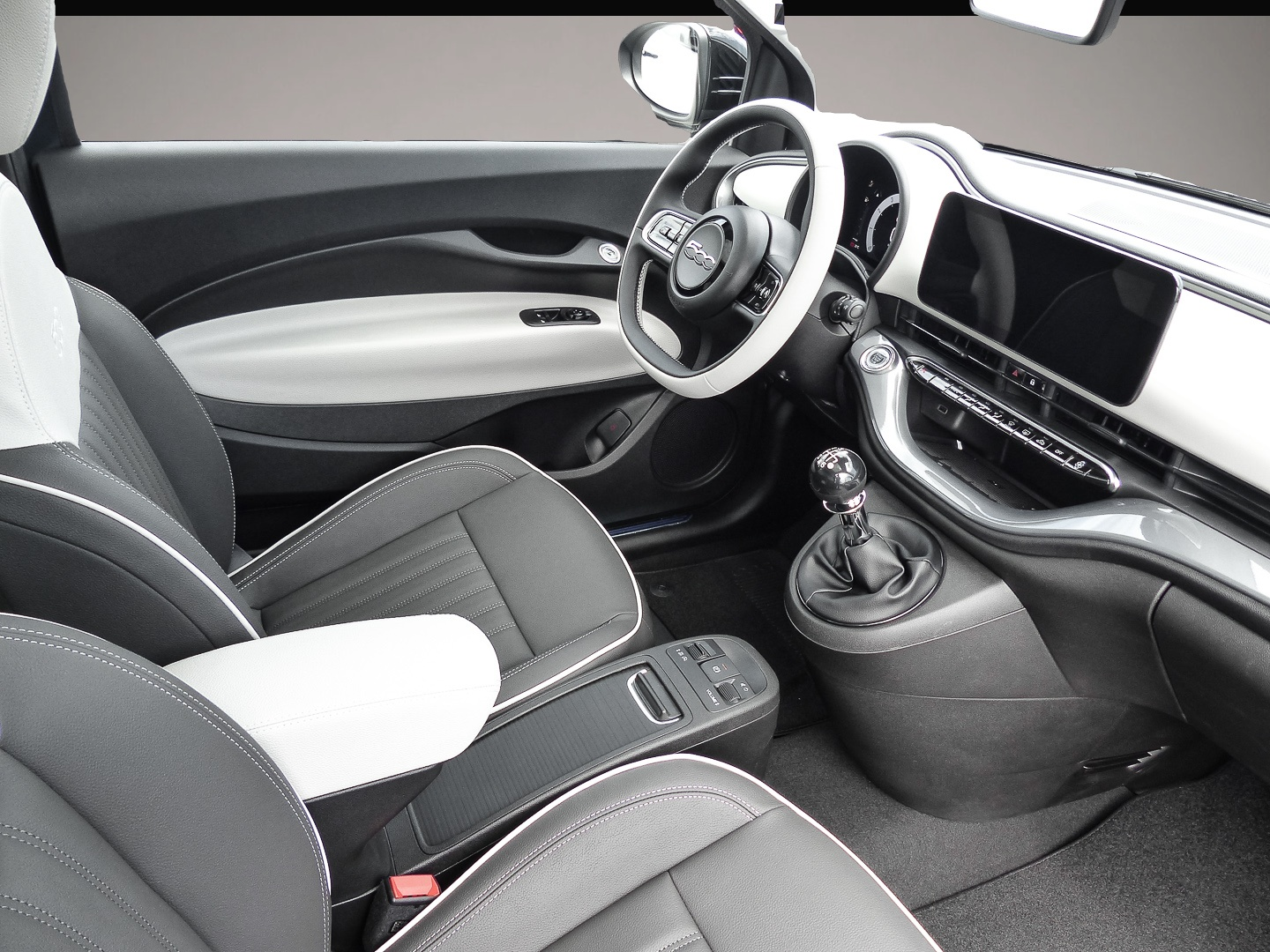 Bild 3 Fiat 500 Hybrid 48 kW La Prima Navi LED Apple CarPlay