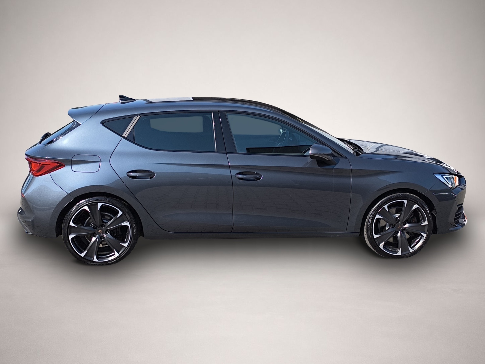 Fotografie 8 des Cupra Leon 1.4 TSI DSG e-Hybrid VZ LED NAVI KESSY KLIM