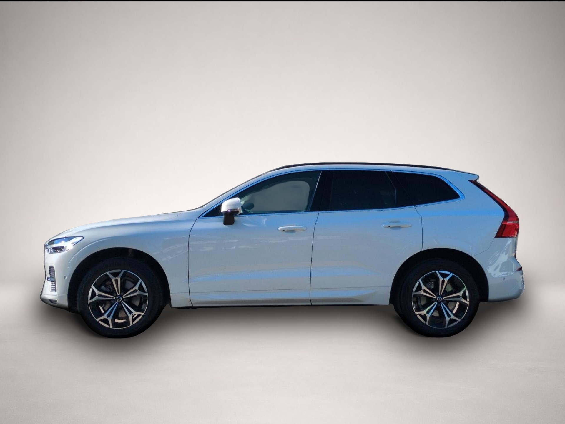 Bild 6 Volvo XC60 B4 (Benzin) Momentum Pro 2WD Automatik Navi