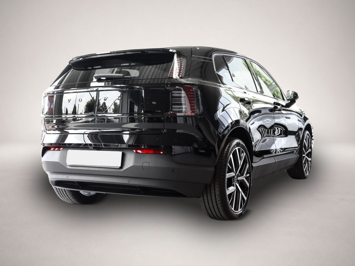 Bild 2 Volvo EX30 Plus Black Edition Single Motor Extended Ra