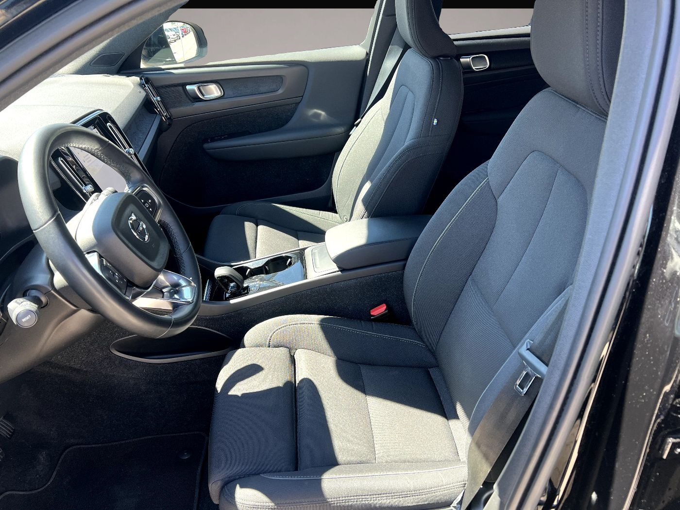 Bild 7 Volvo XC40 P8 Core Recharge Pure Electric *LED Navi*