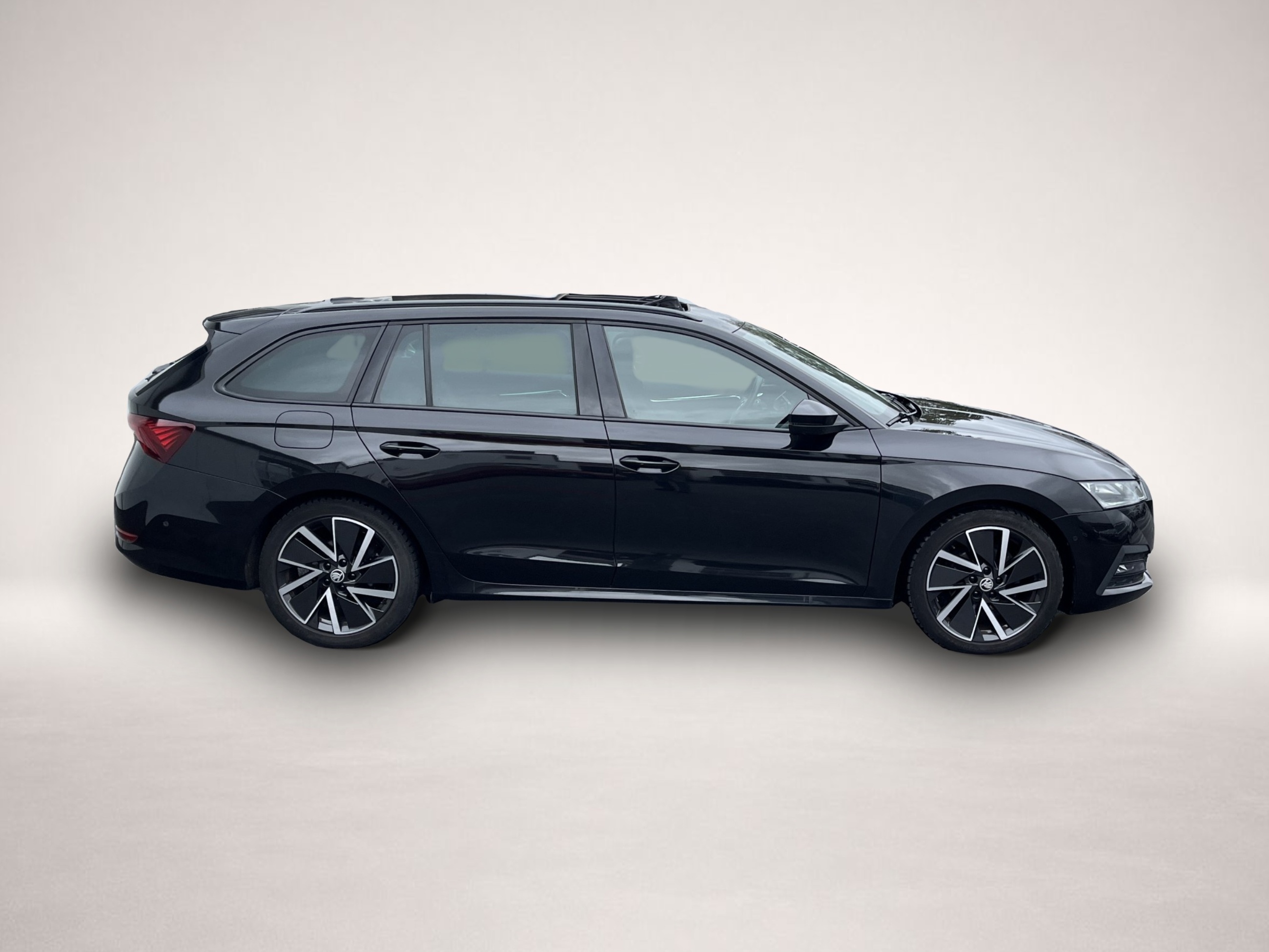Bild 4 Skoda Octavia Combi 2.0 TDI DSG Sportline HeadUp PANO