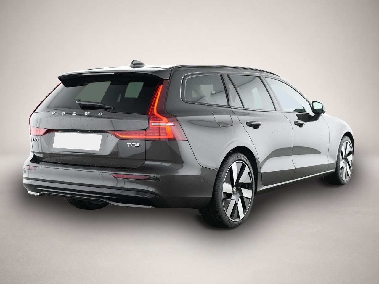 Bild 2 Volvo V60 Kombi Plus Dark Recharge Plug-In Hybrid AWD