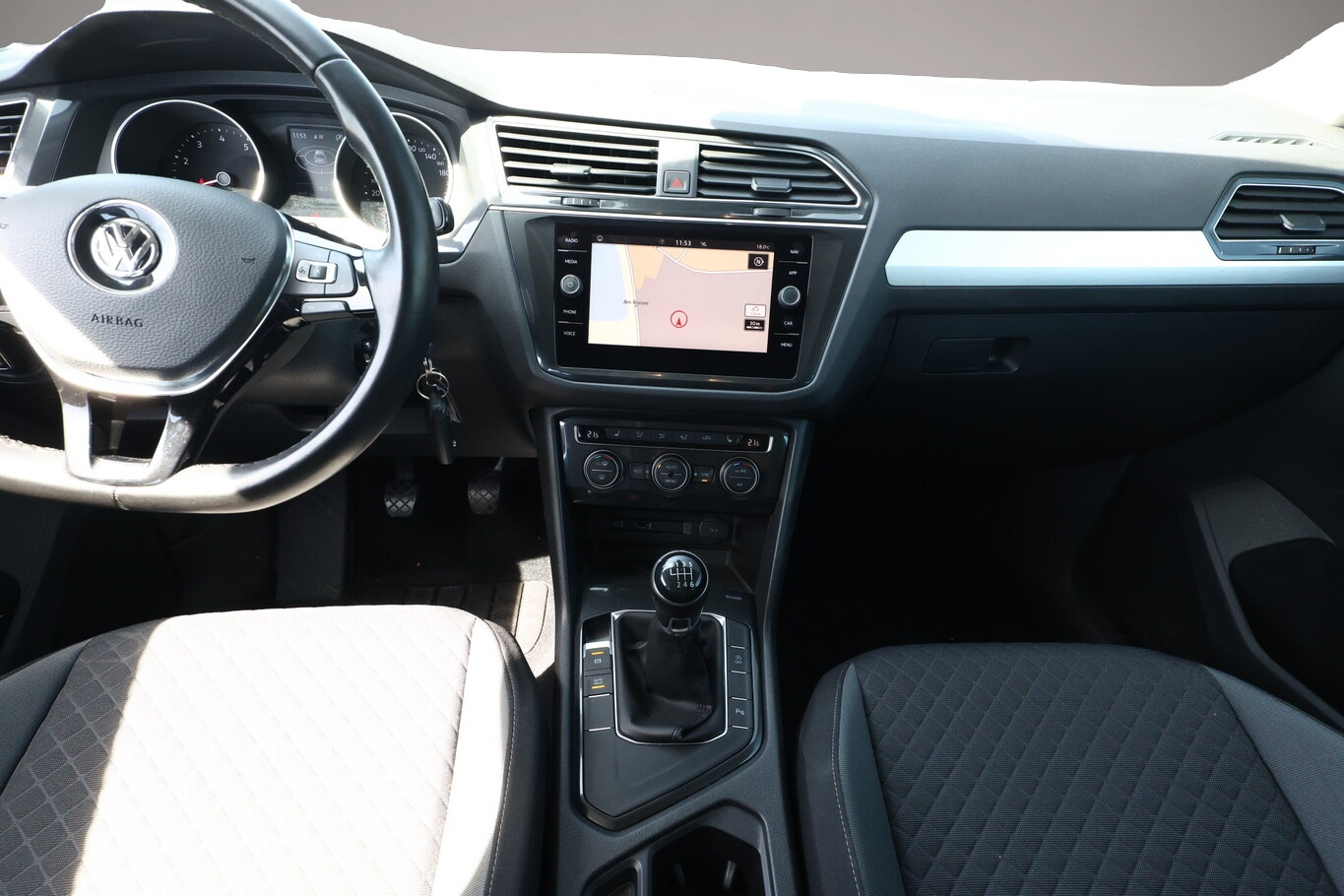 Bild 7 Volkswagen Tiguan 1.4 TSI 150 Comfortline Nav ACC PDC LM17Z