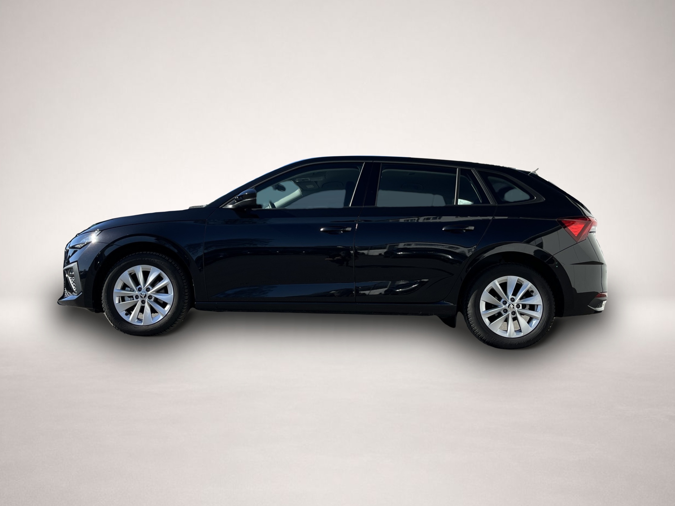 Fotografie des Skoda Scala 1.5 TSI Selection Navi RFK Vorb-AHK LR-HZG