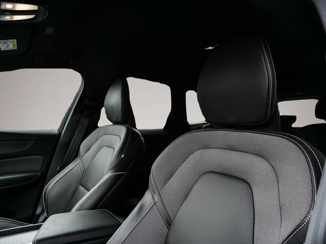 Bild 5 Volvo XC60 Plus Dark AWD B5 Benzin EU6d Allrad Leder d