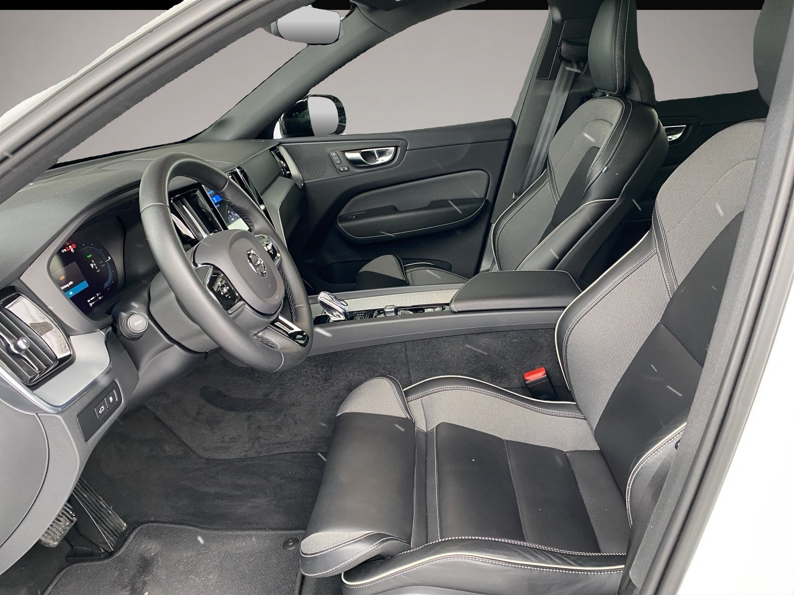 Fotografie 7 des Volvo XC60 T8 R Design Recharge AWD*AHK*WiPa*Pano*