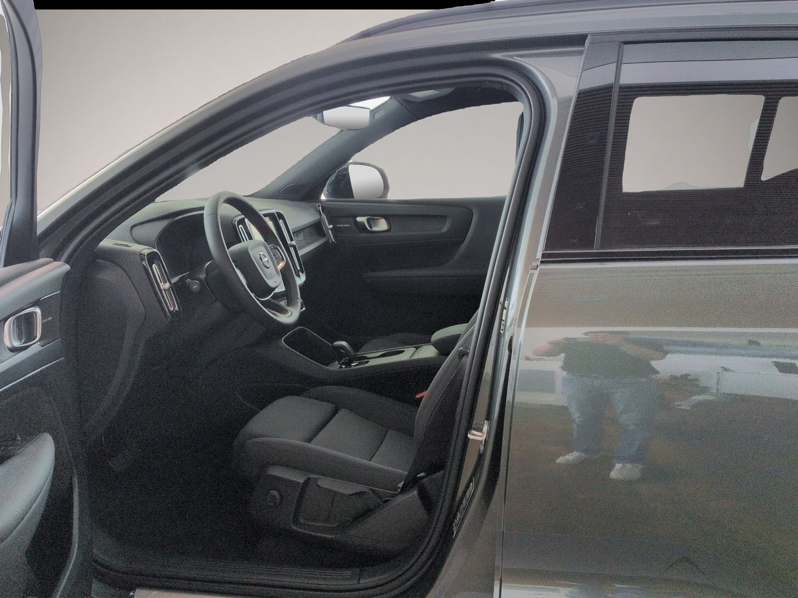Fotografie des Volvo EX40 W Twin Motor Plus Dark ACC+LED+Navi+SHZ+LM