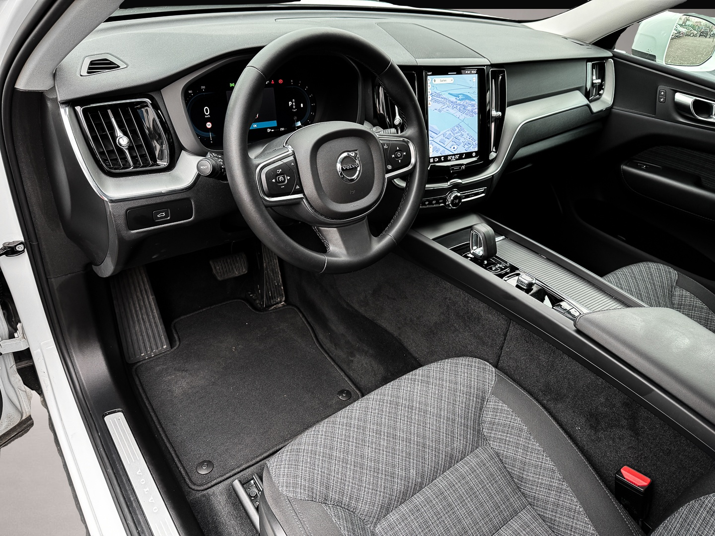 Bild 4 Volvo XC60 Core 2WD StandHZG Digitales Cockpit Soundsy