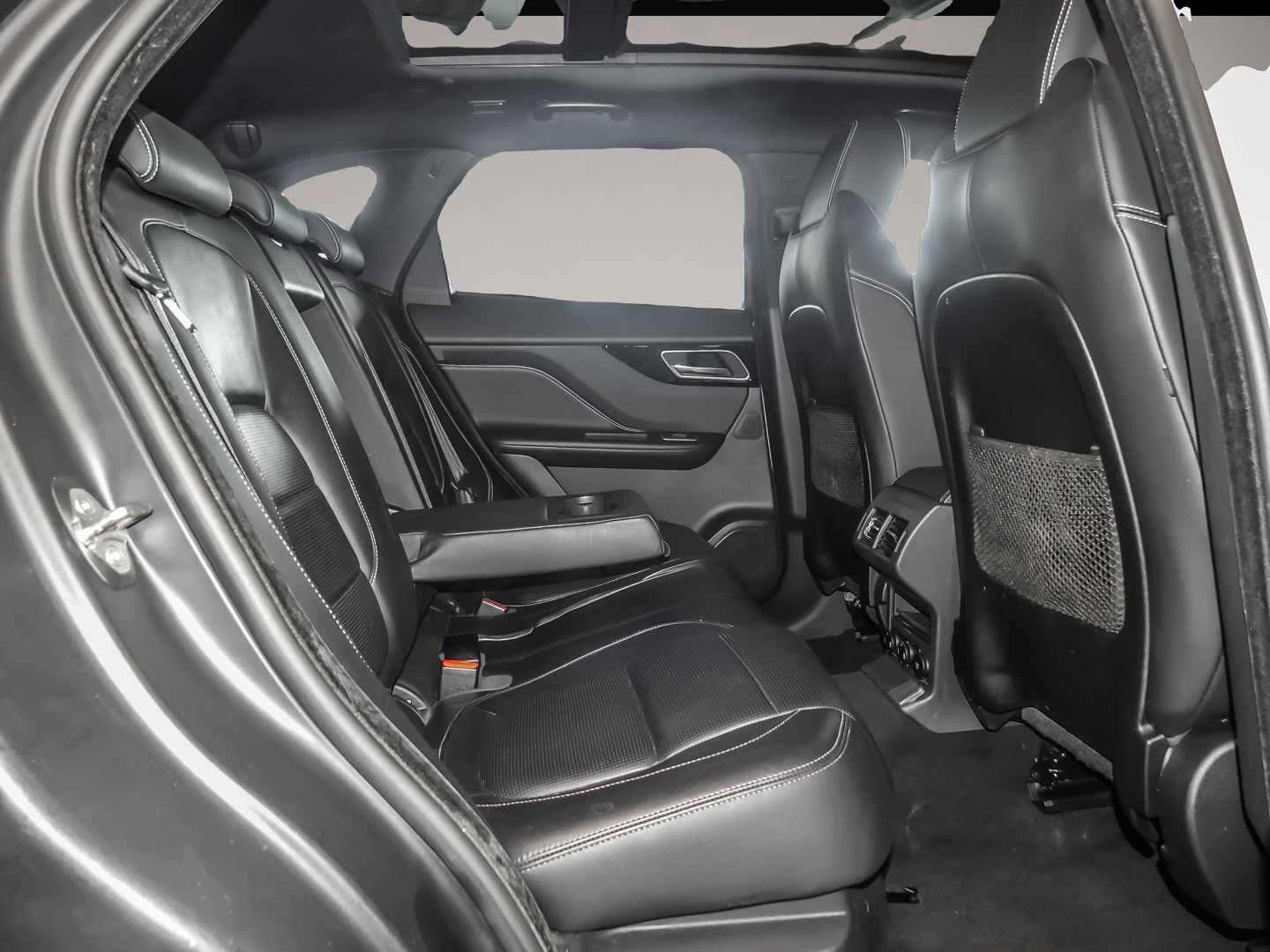 Bild 5 Jaguar F-Pace R-Sport AWD 30t EU6d-T Allrad AHK-el. kla