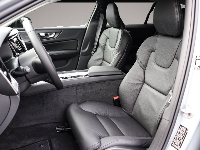Bild 6 Volvo V60 B4 Plus Dark Frontscheibenheizung