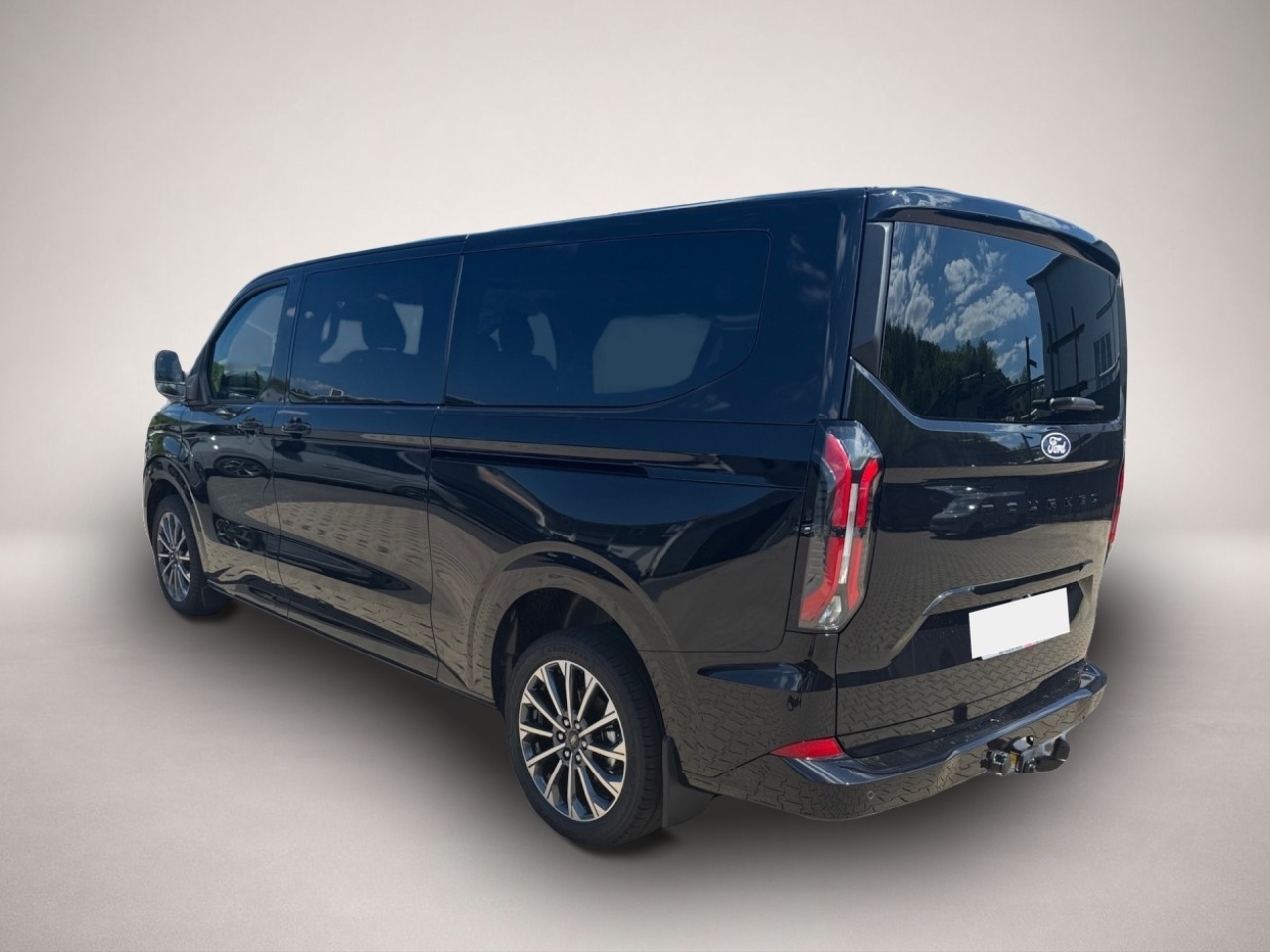 Bild 4 Ford Tourneo Custom Titanium X 170PS Automatic L2 AHK