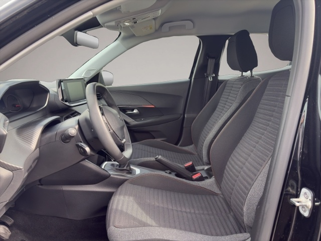 Bild 7 Peugeot 2008 Active Navi DAB SHZ Spurhalteass. Verkehrsz