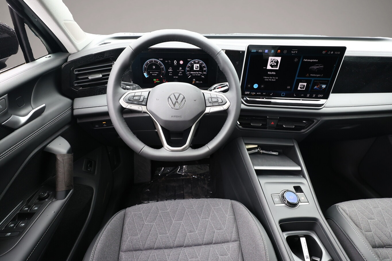 Bild 6 Volkswagen Tiguan DSG LED+ Pano IQ.DRIVE 5JGar. LM18Z SHZ