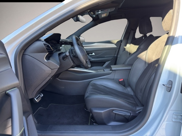 Bild 7 Peugeot 408 GT 1.2 EAT8 PANO SHZ PDC KAMERA LHZ LED KLIM