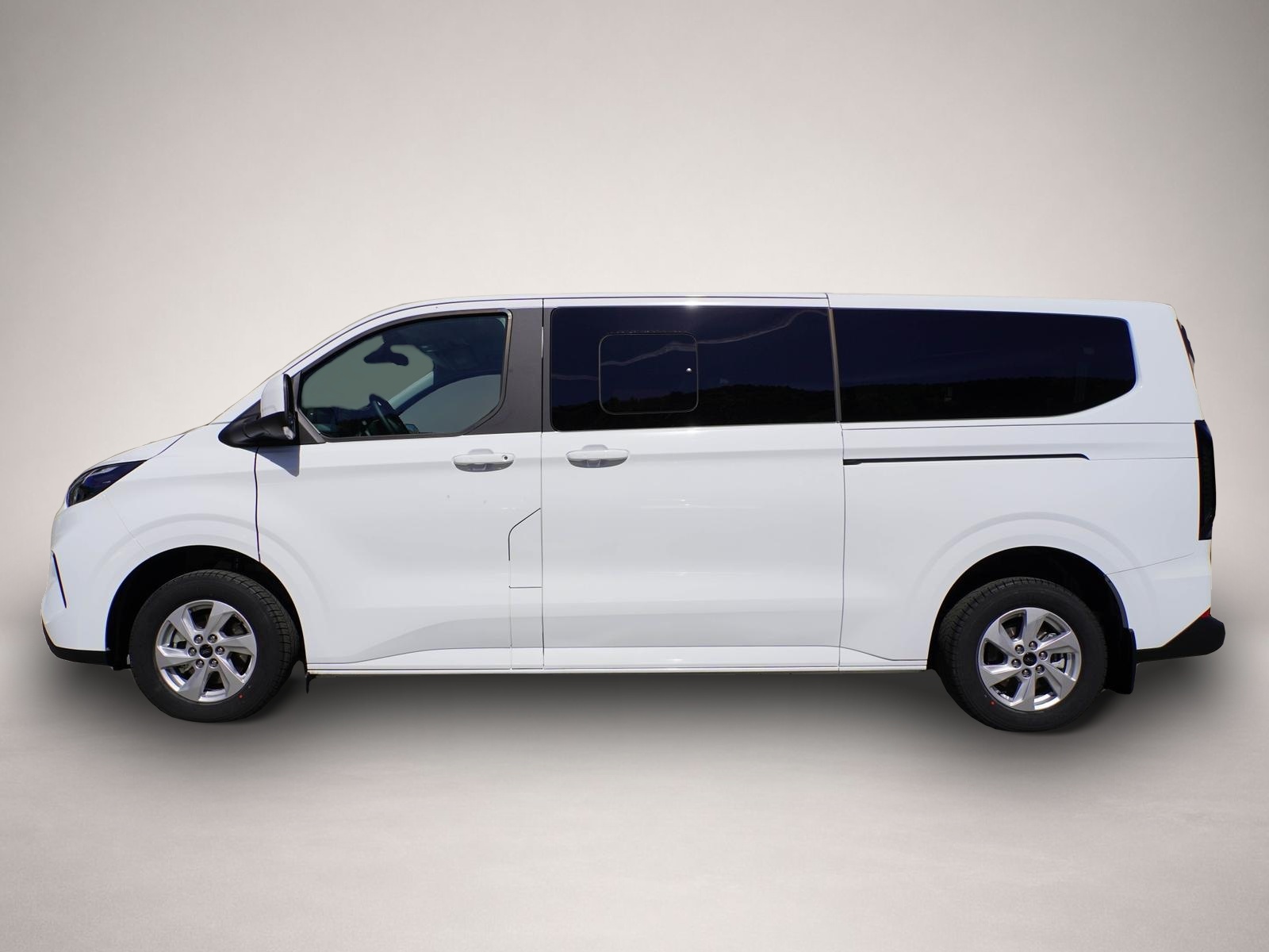 Fotografie 3 des Ford Tourneo Custom 320 L2H1 Family +LED+8 Sitzer+sof