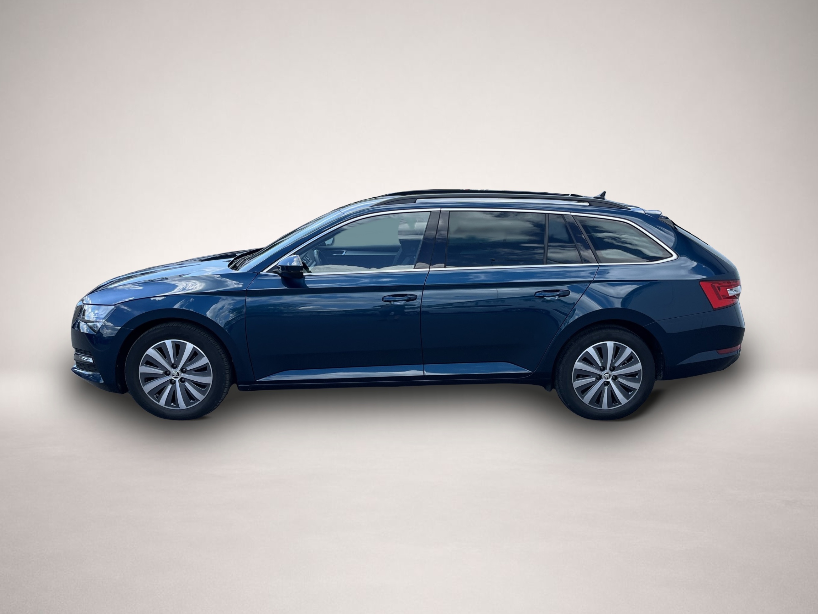 Bild 2 Skoda Superb Combi 2.0 TDI DSG Ambition Navi ACC 4xSHZ
