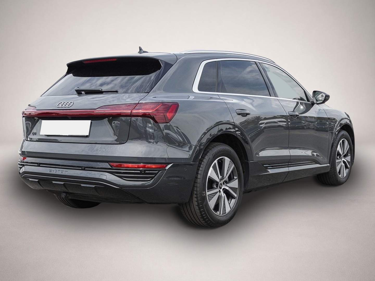 Bild 3 Audi Q8 e-tron 55 quattro Advanced