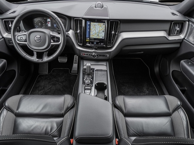 Bild 5 Volvo XC60 R Design AWD StandHZG AHK Navi Digitales Co