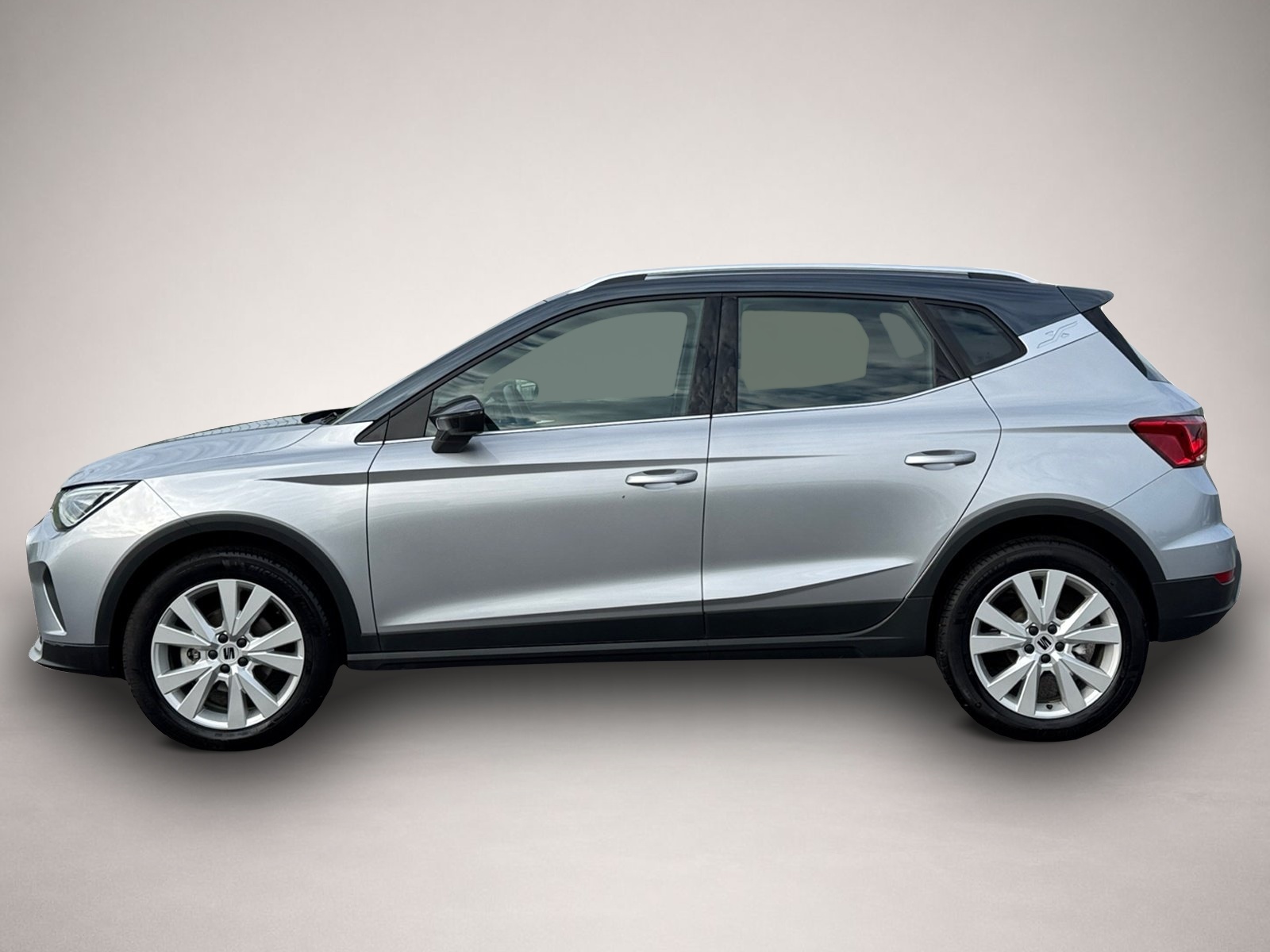 Fotografie des Seat Arona Xperience TSI DSG|KEYLESS|VOLL-LED|APP-CON