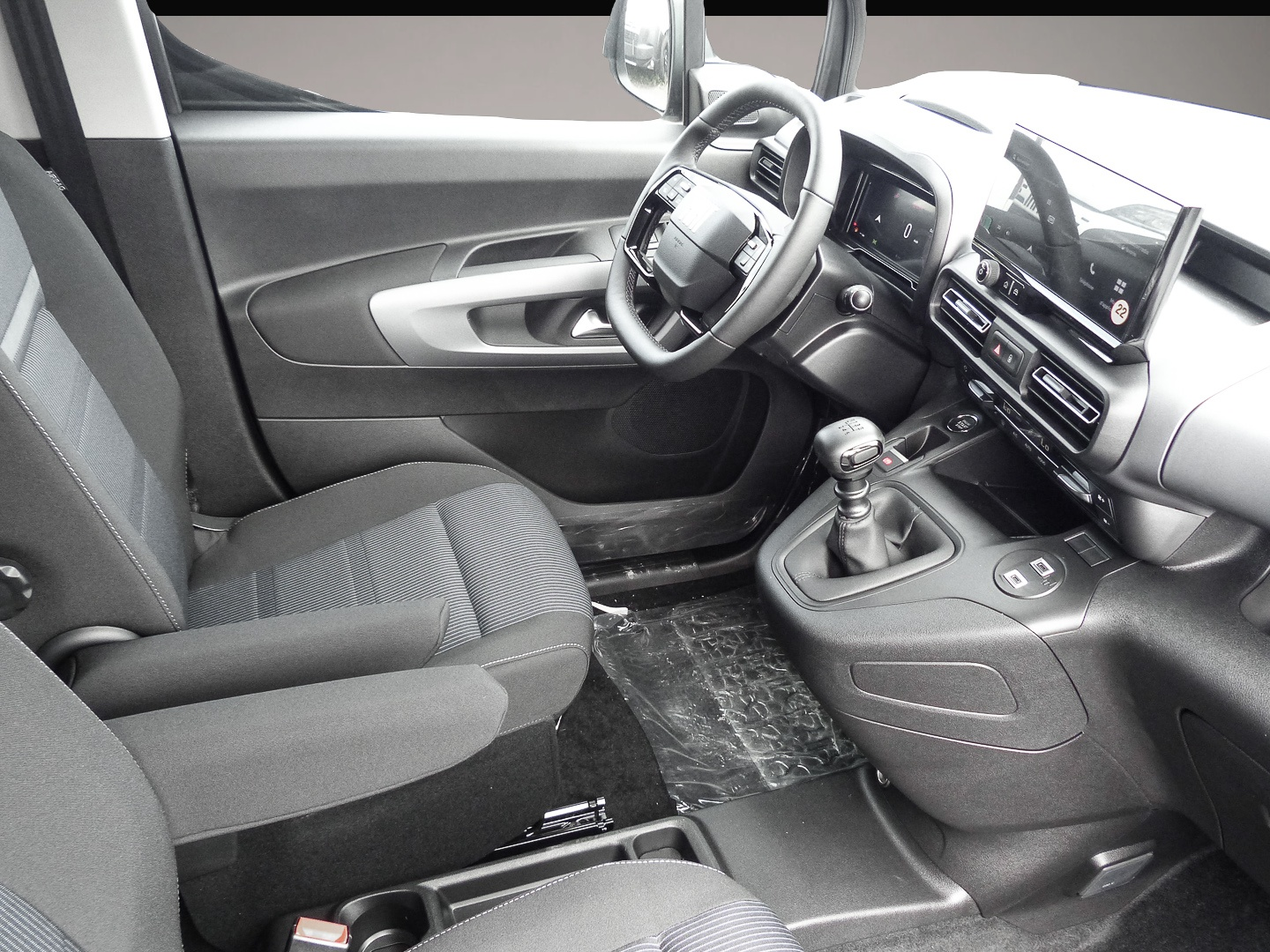 Bild 2 Fiat Doblo L2 1.5 HDI 96KW 130PS MT6 Kombi Comfort Te