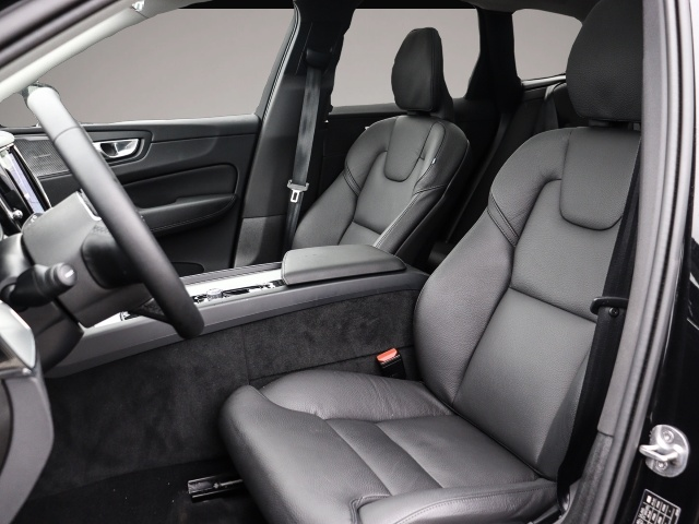 Bild 6 Volvo XC60 Ultra Dark Recharge Plug-In Hybrid AWD T8 T