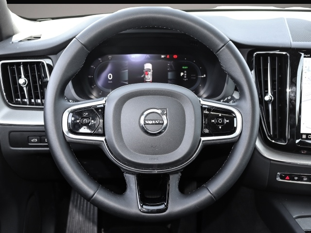 Bild 5 Volvo XC60 Plus Dark Recharge Plug-In Hybrid AWD T8 Tw