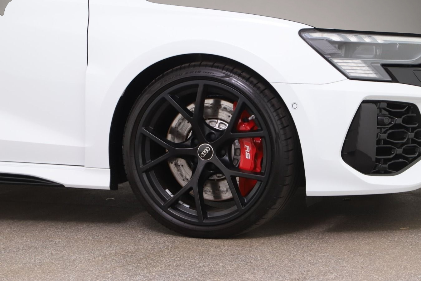 Bild 3 Audi RS3 Limousine 2.5 TFSI Q S tronic LED/ACC/HuD/36